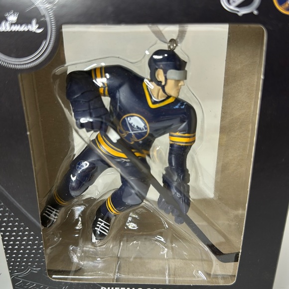 NHL Hallmark Ornament Buffalo Sabres - Picture 2 of 3